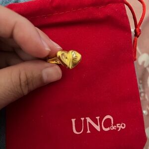 UNO de 50 Gold Heart Ring